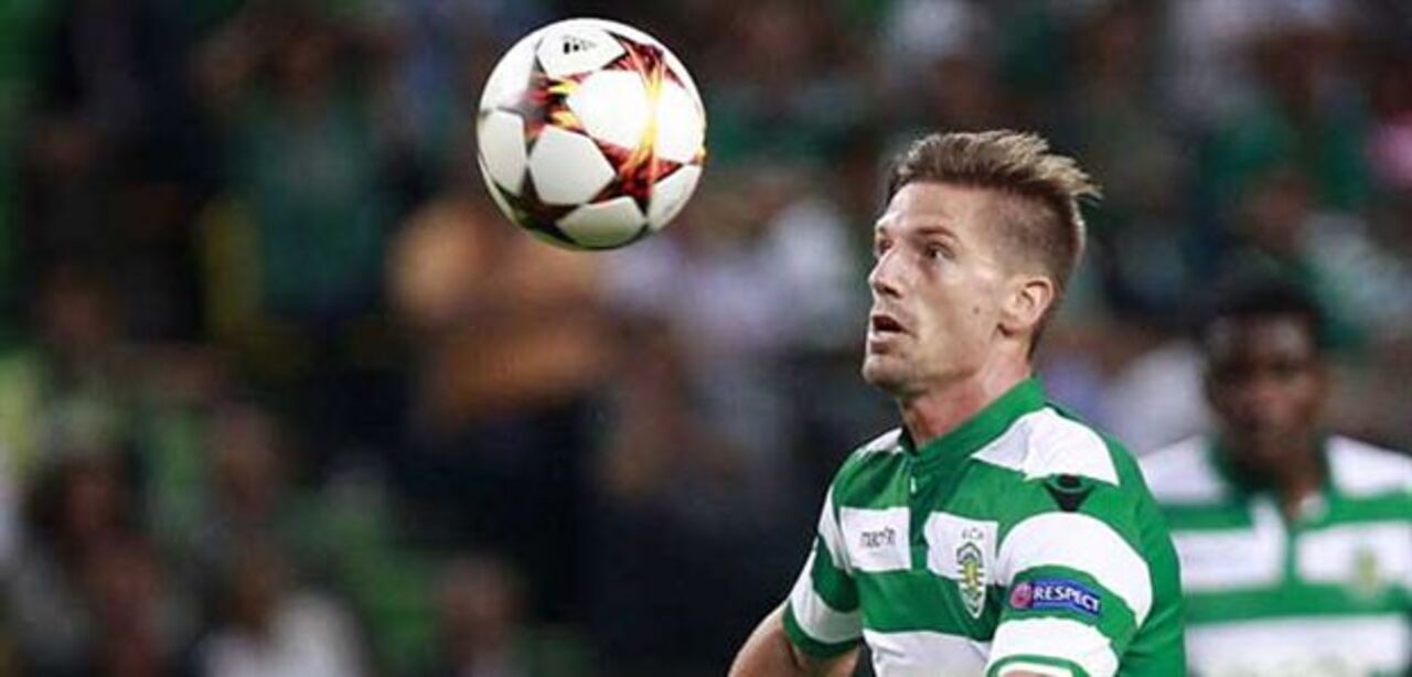 É Adrien e mais dez