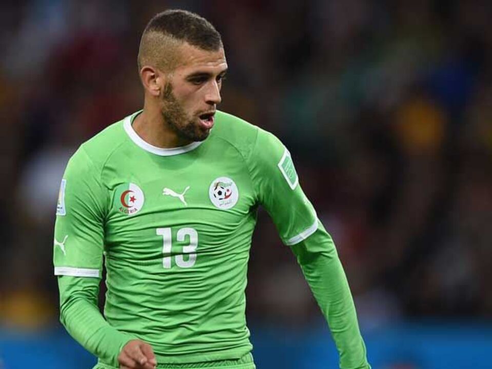 Argélia de Brahimi e Slimani vence Malawi (2-0)