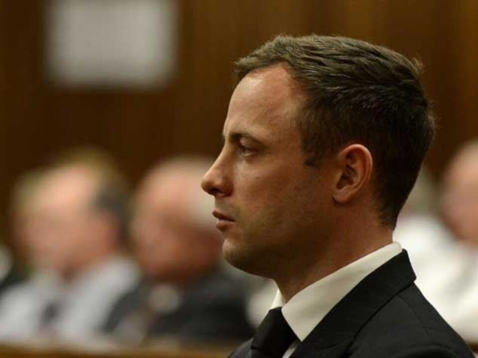 Pistorius condenado a 5 anos de prisão