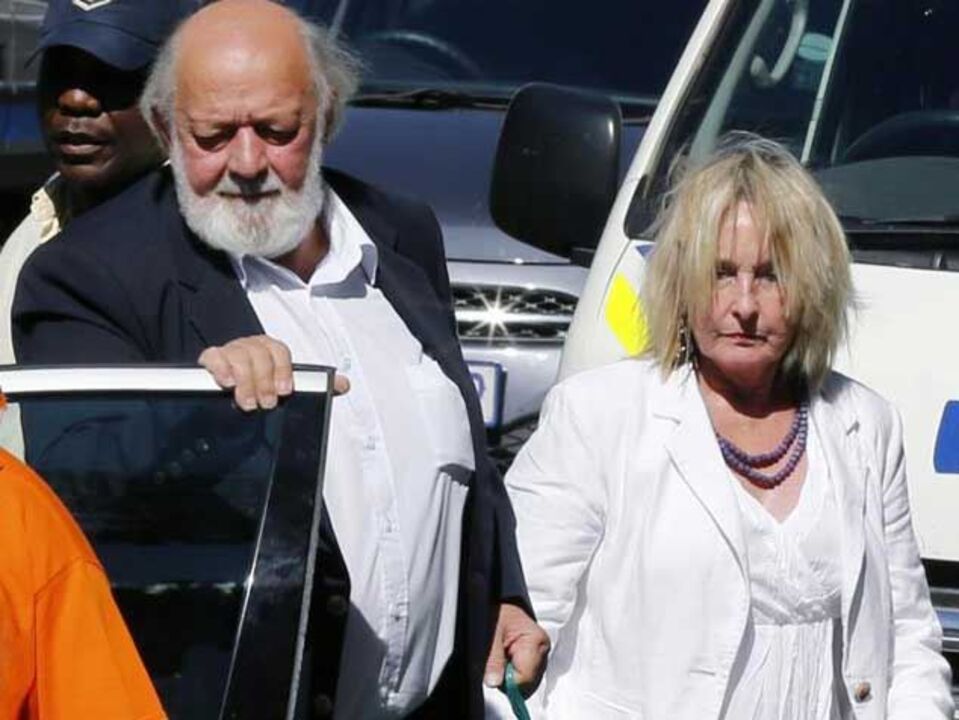 Família de Steenkamp satisfeita com pena de Pistorius