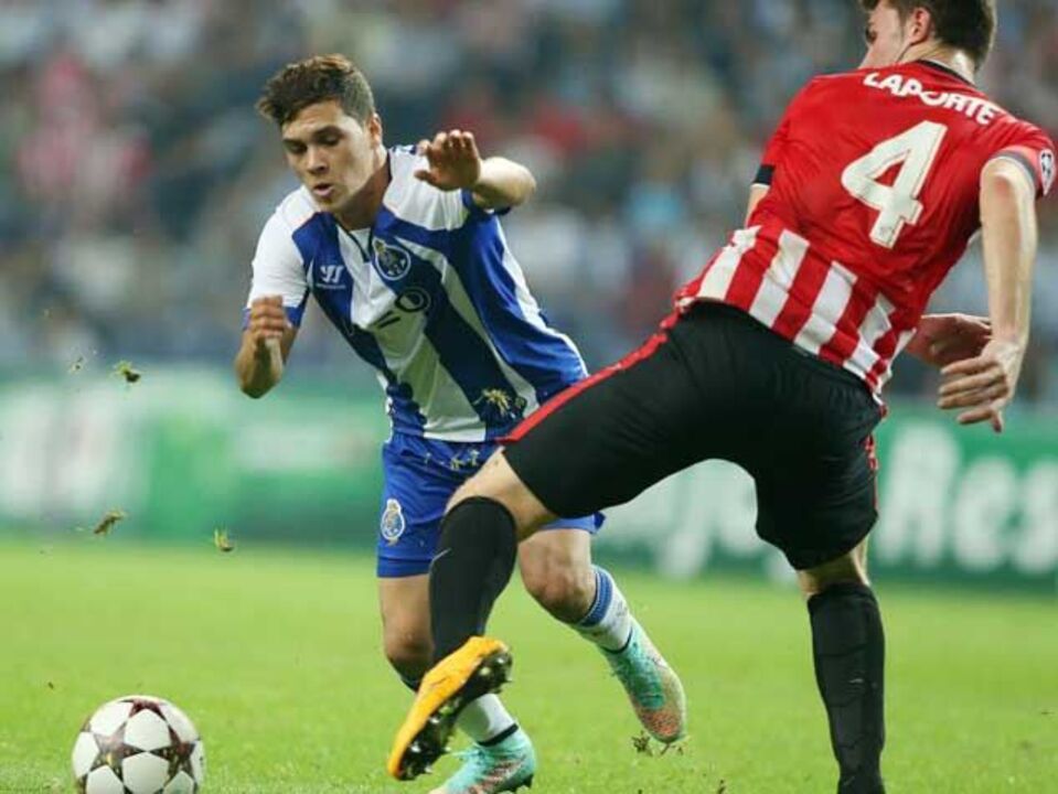 Quintero no meio e... Quaresma, claro