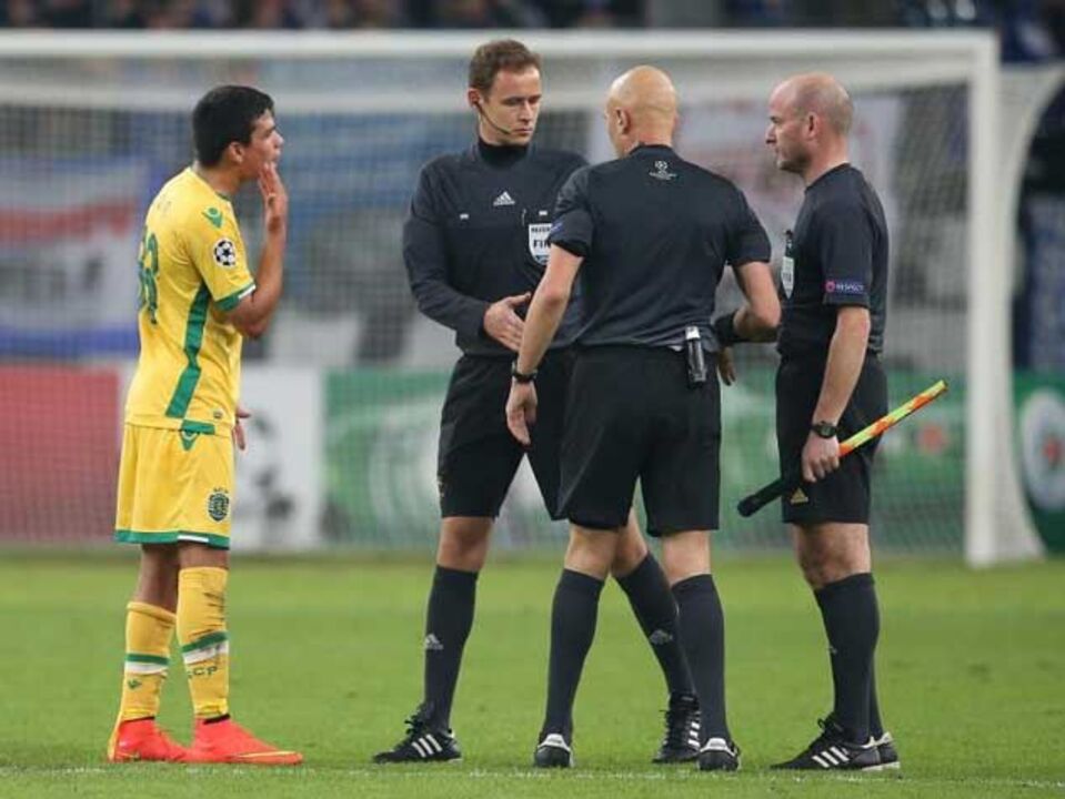Leões apresentam protesto na UEFA