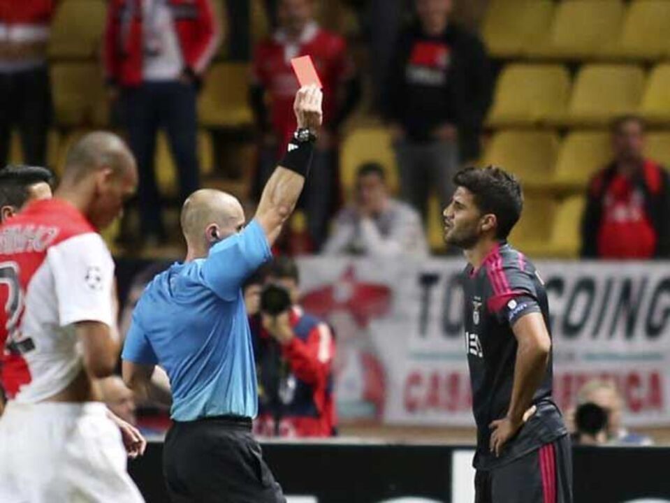 Lisandro López falha receção ao Monaco