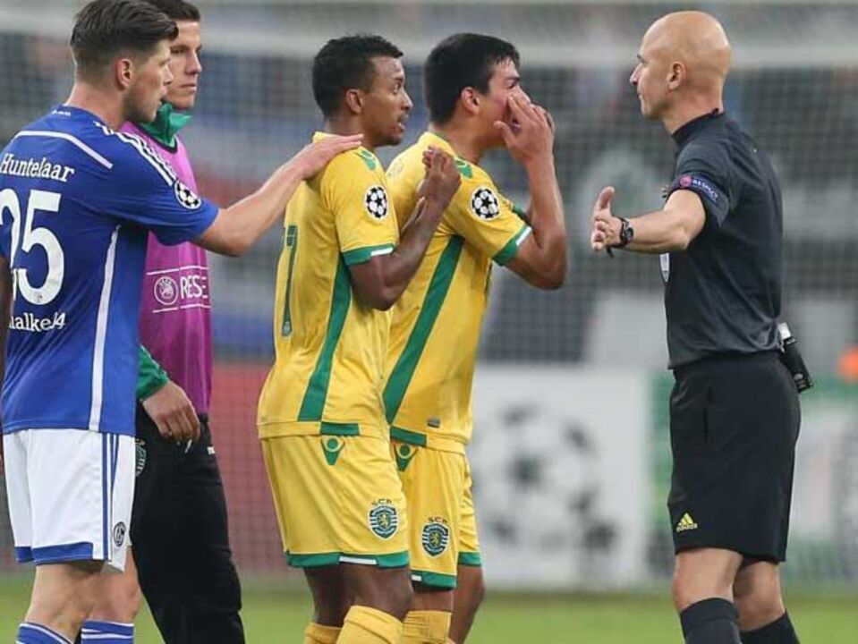 Como a "máfia russa" derrotou os leões, diz o "goal.com"