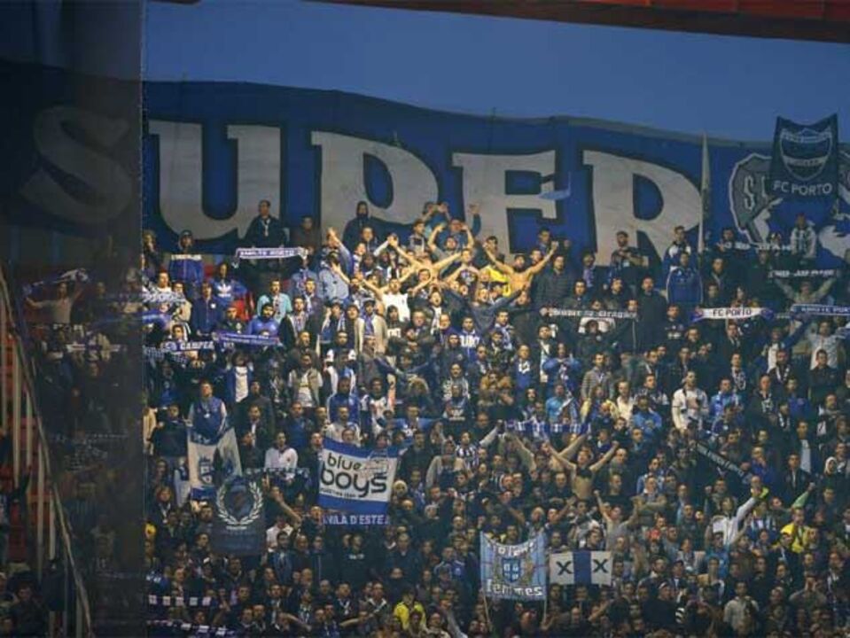 Super Dragões revoltados com preços dos bilhetes em Arouca