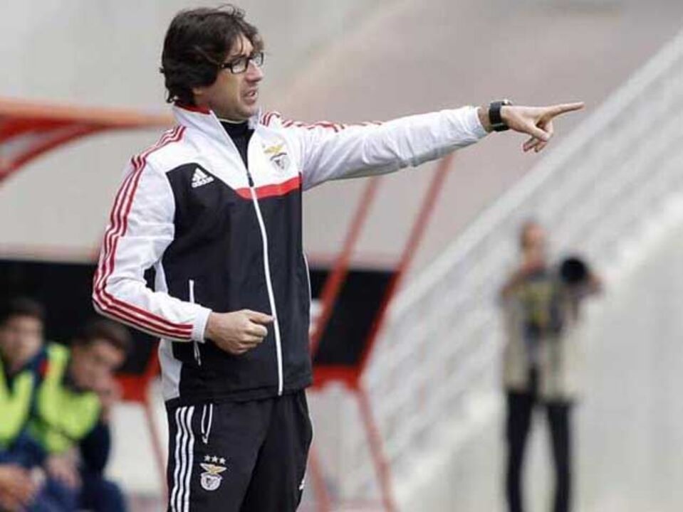 Iniciados: Benfica vence (3-1) Sacavenense
