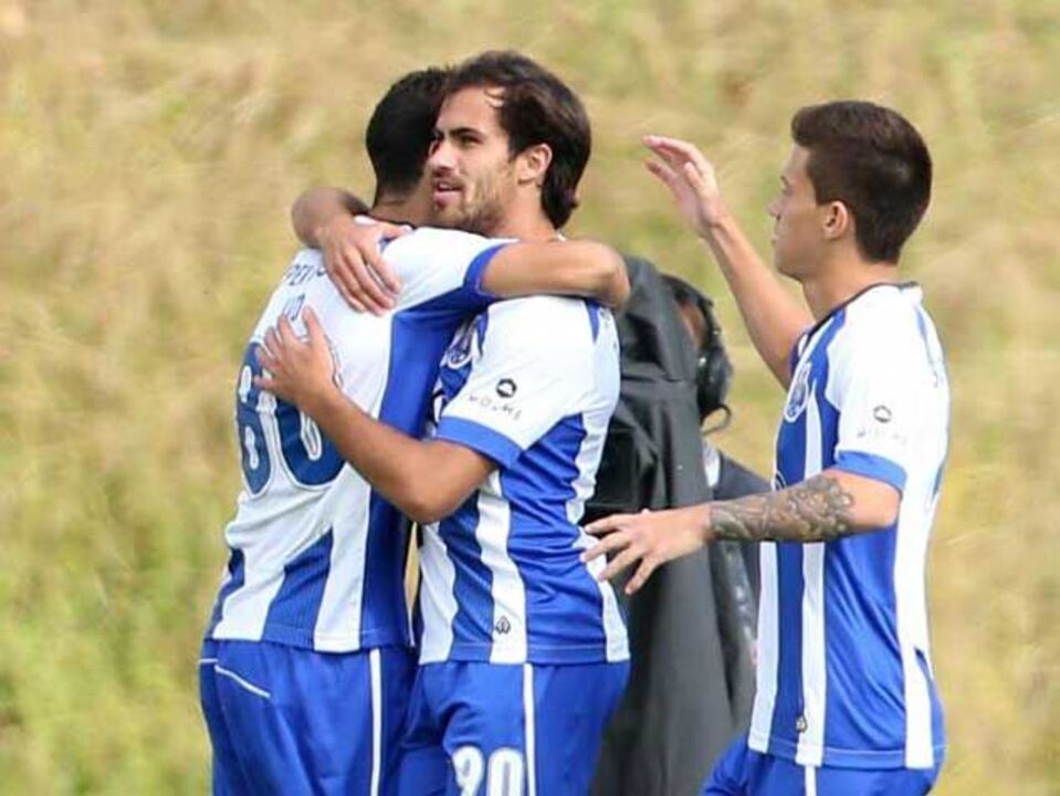 FC Porto B-Freamunde, 2-0: Líder sofre primeira derrota fora