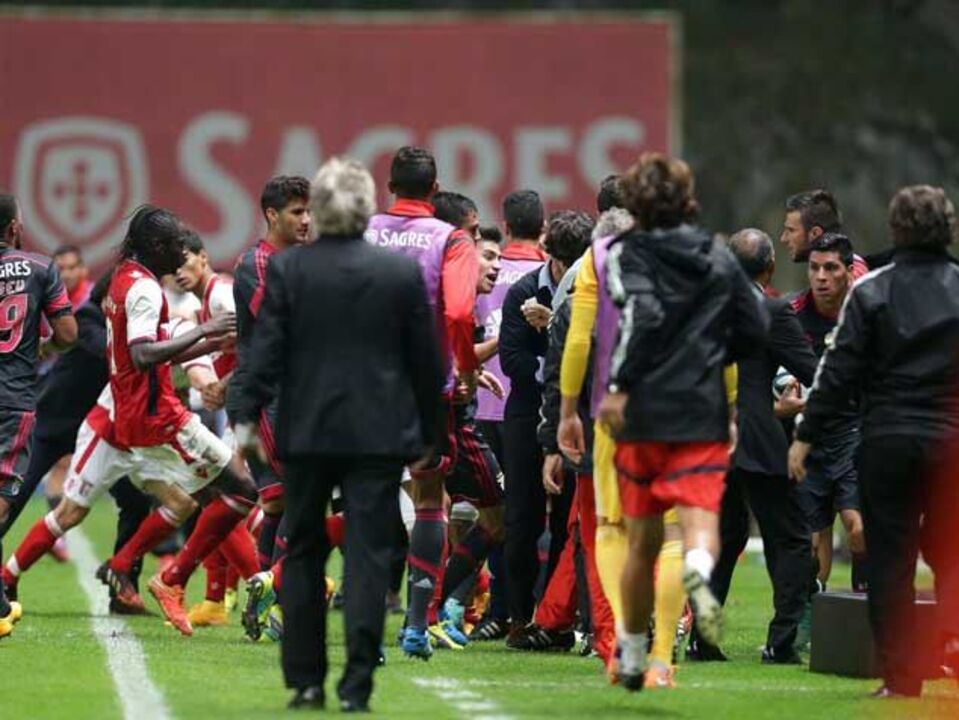 Confusão marcou final da partida em Braga