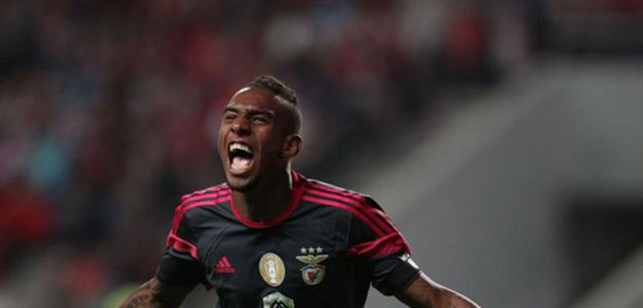 Talisca imita Vata 26 anos depois