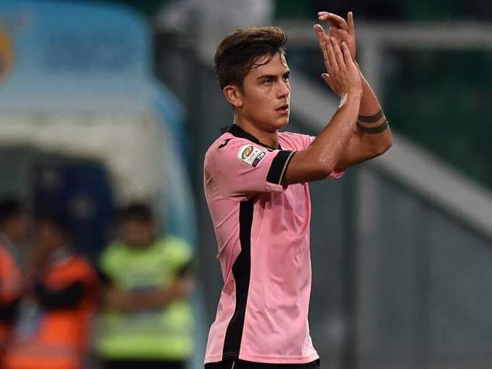 Palermo nega contactos por Dybala