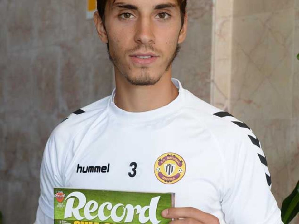 Miguel Rodrigues é um defesa que aposta no ataque