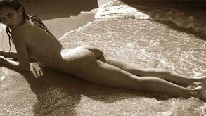 Sara Sampaio rainha entre modelos... nuas