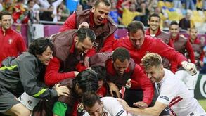 Bendtner e Nani são 