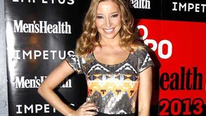 Ana Lúcia Matos com toques de vedeta no futebol