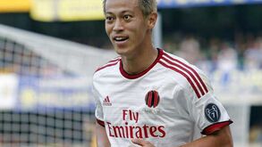 Bis de Honda na vitória do Milan