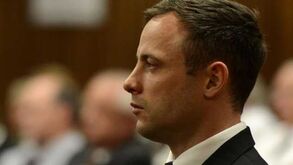 Pistorius condenado a 5 anos de prisão