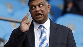 Presidente do QPR intervém na polémica no clube