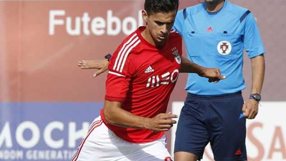 Benfica B-Santa Clara, 1-1: Açorianos astutos levam um ponto do Seixal