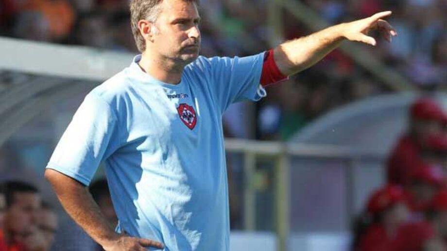 Atlético-Oliveirense, 1-2: Aproximação ao topo da tabela