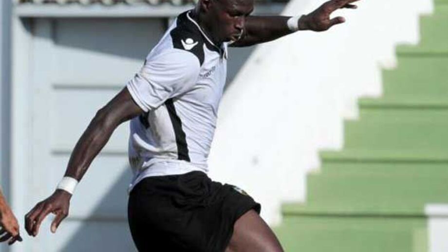 Farense-V. Guimarães B, 1-1: Empate no fecho da jornada