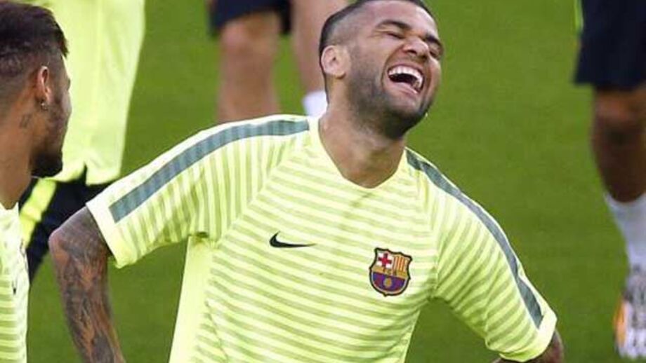 Daniel Alves deve rumar ao Manchester United