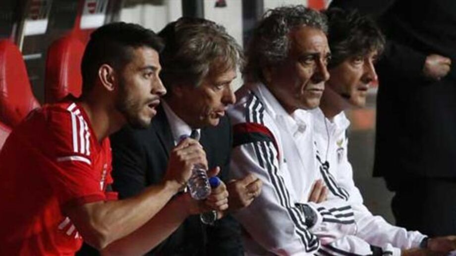 Jorge Jesus não confia no banco