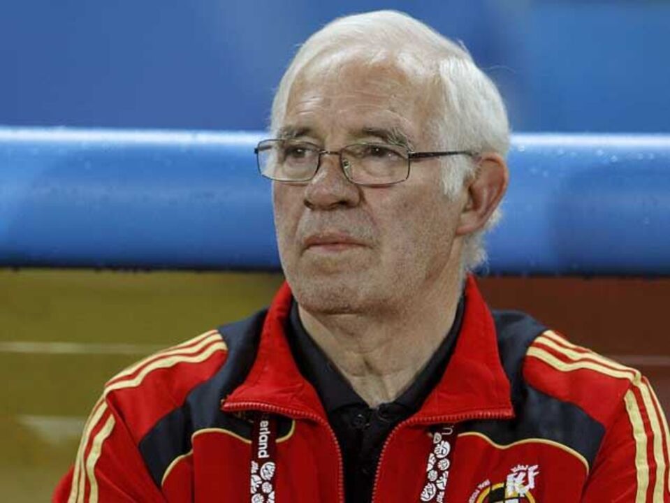 Aragonés seguiu para Madrid após o jogo da polémica