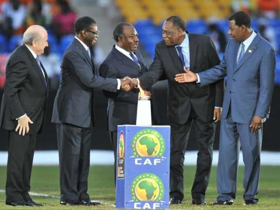 Guiné Equatorial recruta 50 médicos cubanos 