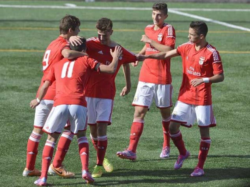 Juvenis: Benfica impõe goleada ao GRAP 