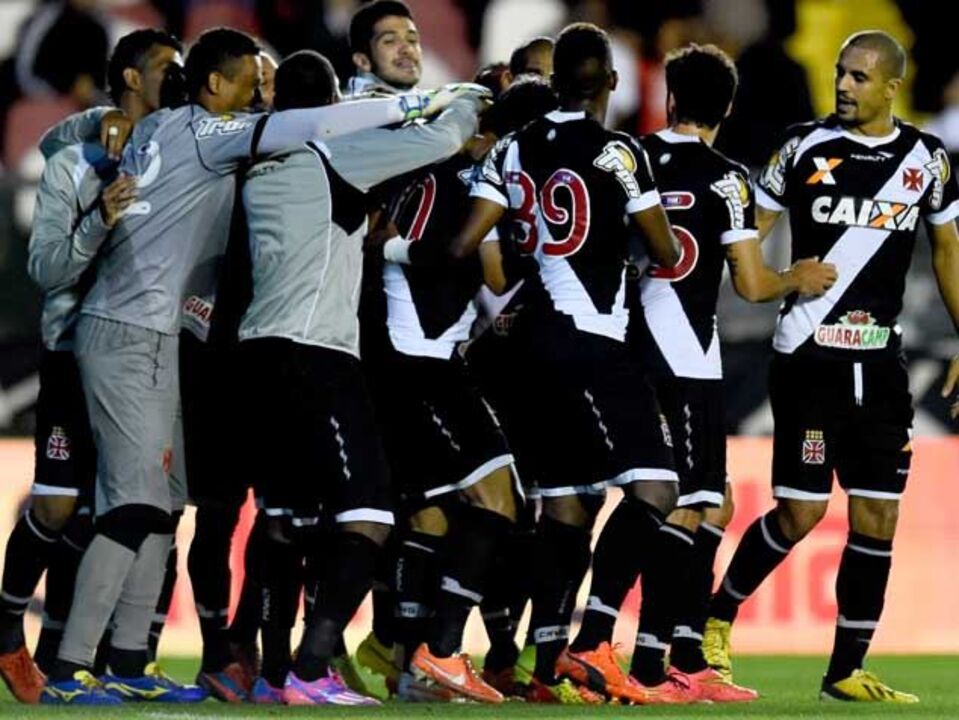 Vasco da Gama empata e garante subida ao Brasileirão