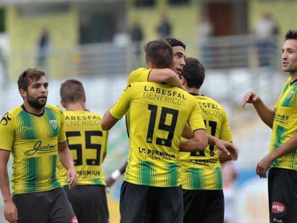 Tondela-Farense, 1-0: Tondela vence e sobe ao quinto lugar
