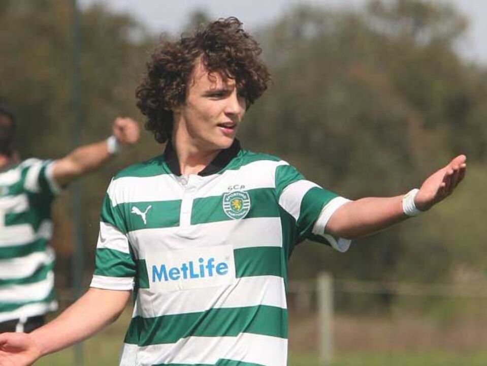 Juniores: Sporting bate Sacavenense