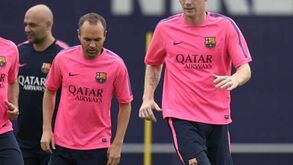 Iniesta e Mathieu desfalcam Barcelona frente ao Ajax