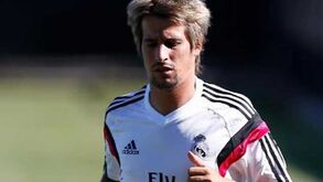 Manchester United insiste em Fábio Coentrão
