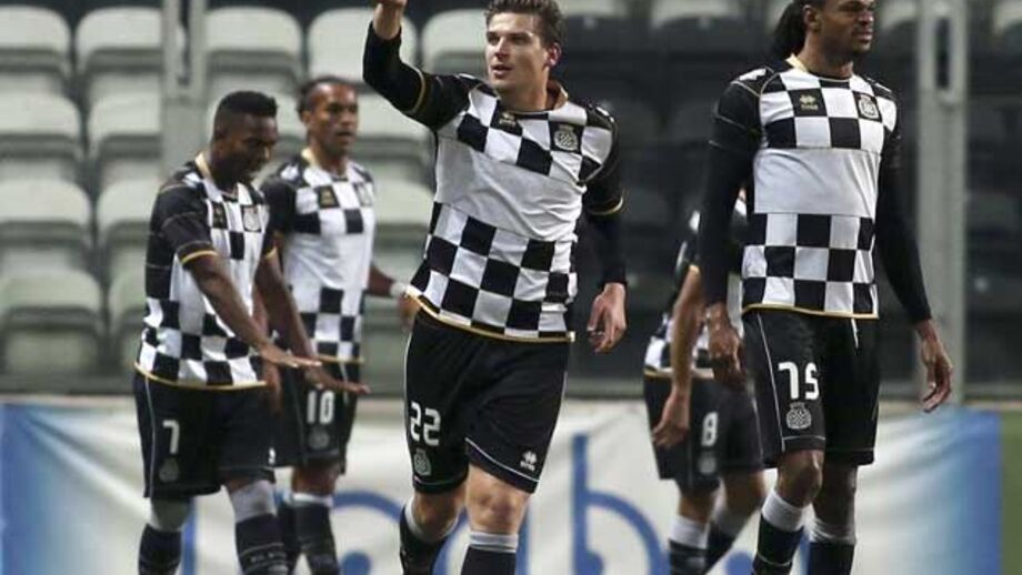 Central Carlos Santos garante vitória preciosa