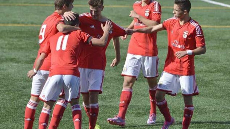 Juvenis: Benfica impõe goleada ao GRAP 