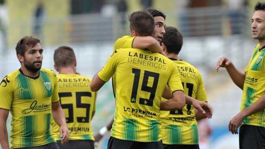 Tondela-Farense, 1-0: Tondela vence e sobe ao quinto lugar