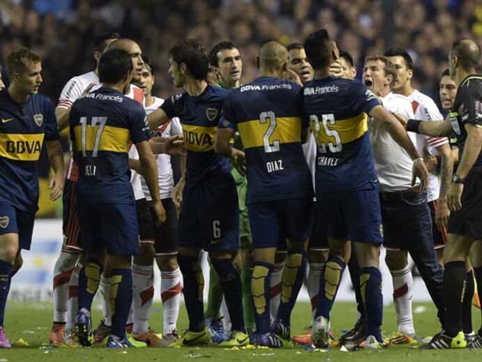 Boca Juniors-River Plate: Superclássico a zeros... com muita pancada