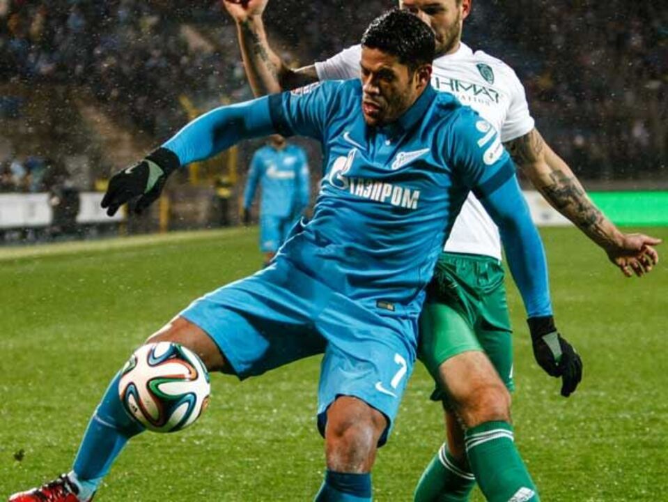 Árbitro rejeita acusações de racismo por parte de Hulk