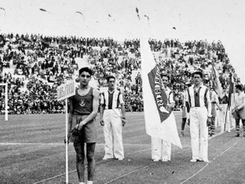 Águias respondem ao FC Porto com inauguração das Antas