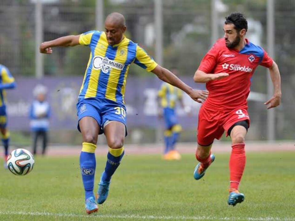 U. Madeira-Oliveirense, 0-0: Líder em nulo na ilha