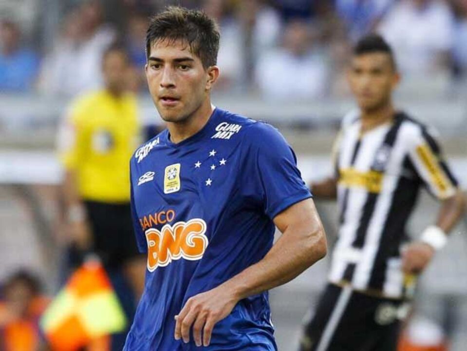 Cruzeiro rejeita 13 milhões por Lucas Silva
