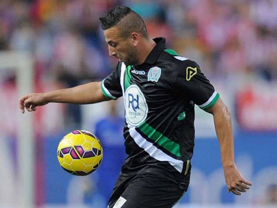 Ghilas fora dos convocados da Argélia