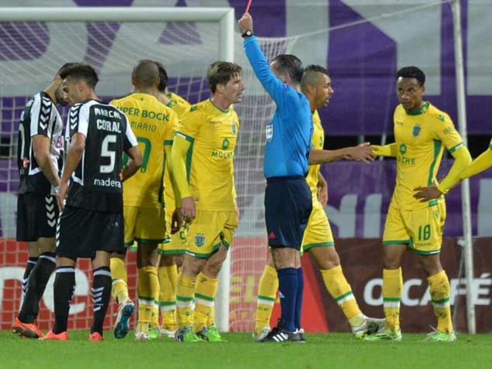 Adrien cumpre castigo na Taça da Liga
