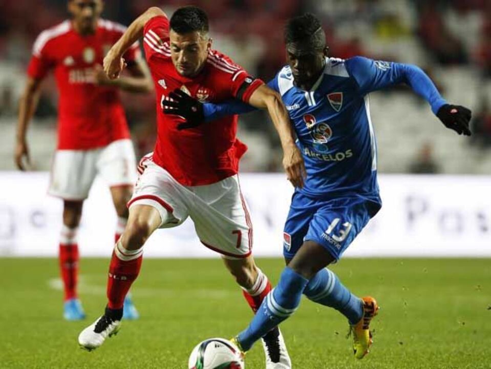 Samaris castigado falha próxima ronda