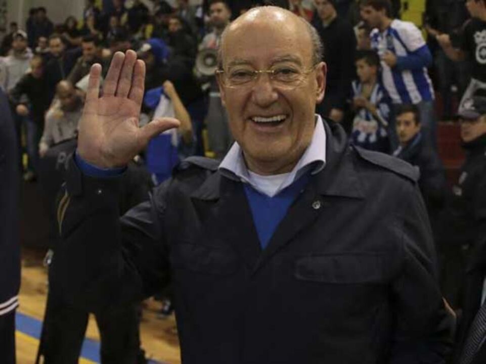 Pinto da Costa: «É mais fácil ganhar no bilhar porque não há arbitros auxiliares»