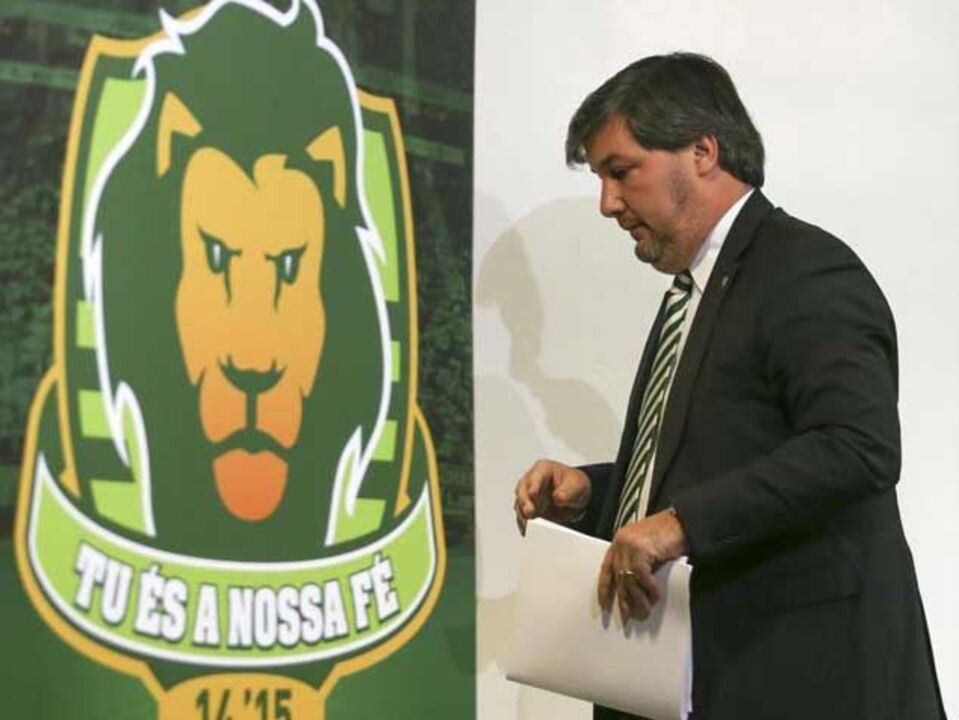 Leões decretam blackout