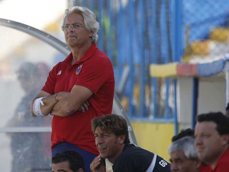 Manuel Cajuda e Carlos Pinto na frente para suceder a Norton