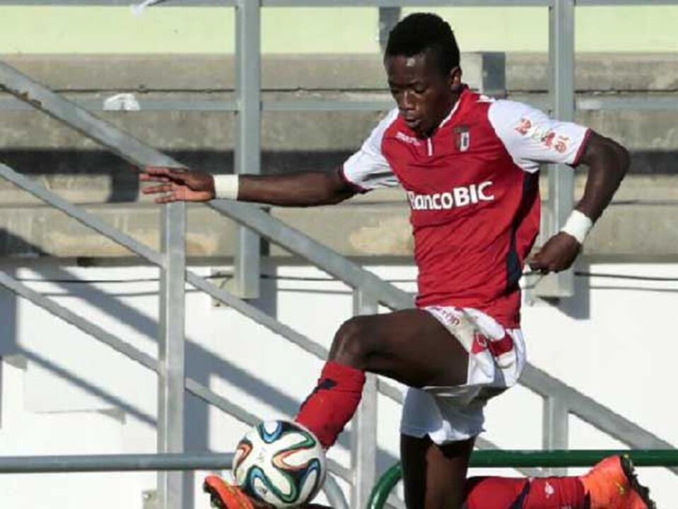 Jorge Costa convoca bracarense Junior Oto'o