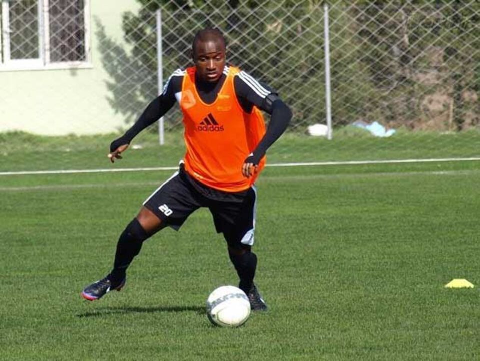 Academista Oualembo nos convocados do Congo